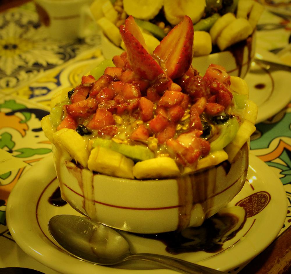 Açaí de Frutas no Georgia Café, na Praia do Tombo (Reprodução / La Viagem)