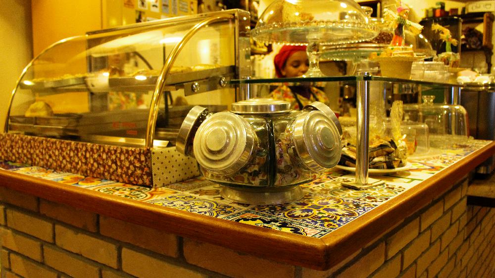 Balcão interno do Georgia Café (Divulgação / La Viagem)