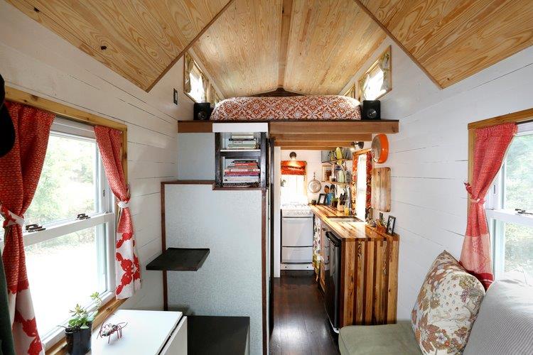 Alexis Stephens e Christian Parsons idealizaram tiny house e percorrem os EUA em busca de histórias semelhantes (Divulgação: Tiny House Expedition)