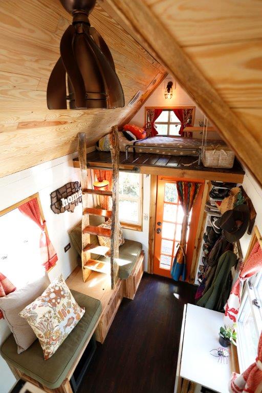 Alexis Stephens e Christian Parsons idealizaram tiny house e percorrem os EUA em busca de histórias semelhantes (Divulgação: Tiny House Expedition)