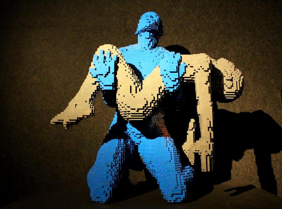 Escultura de Nathan Sawaya, na exposição A Arte de Criar com LEGO, no Parque Ibirapuera, em São Paulo. (Divulgação / La Viagem)