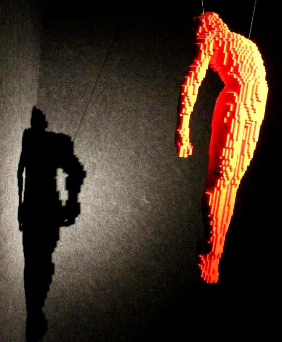 Escultura de Nathan Sawaya, na exposição A Arte de Criar com LEGO, no Parque Ibirapuera, em São Paulo. (Divulgação / La Viagem)