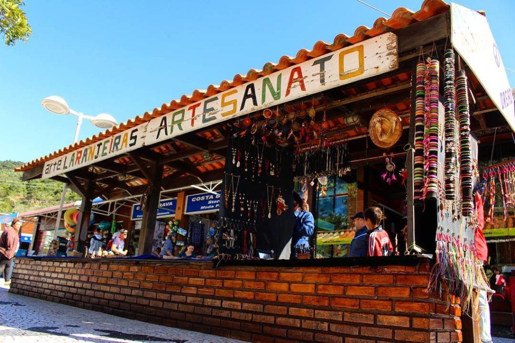 Loja de Artesanato encontrada na Praia das Laranjeiras, na cidade de Balneário Camboriú, Santa Catarina (Foto: La Viagem)