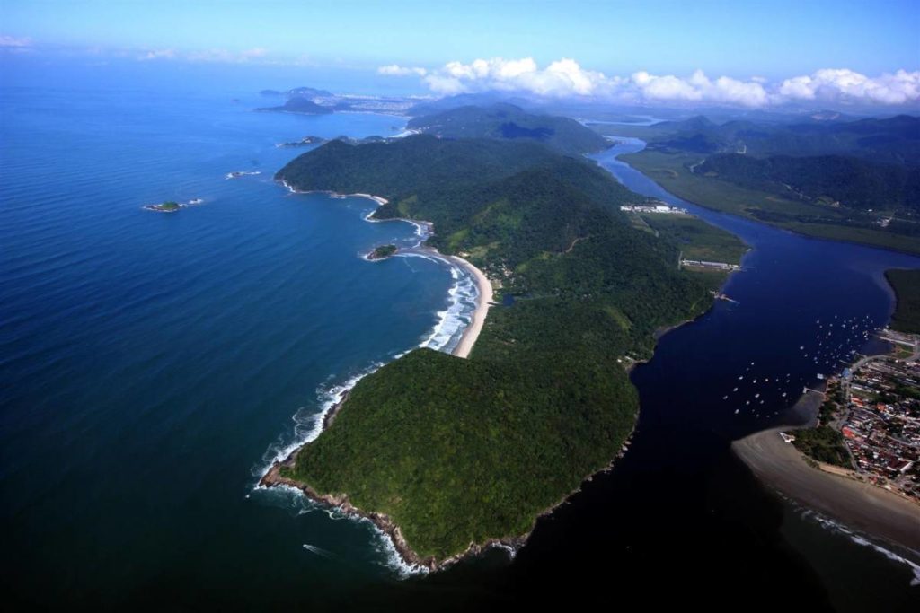 A Serra do Guararu é uma Área de Proteção Ambiental (APA), rica em biodiversidade, sítios arqueológicos e muita beleza natural. Esta situada no Guarujá, litoral de São Paulo. (Divulgação / Foto: Pedro Rezende)