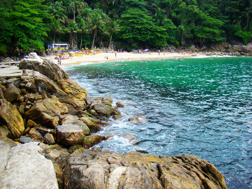 Praia do Éden esta situada na cidade do Guarujá, litoral de São Paulo. (Divulgação)