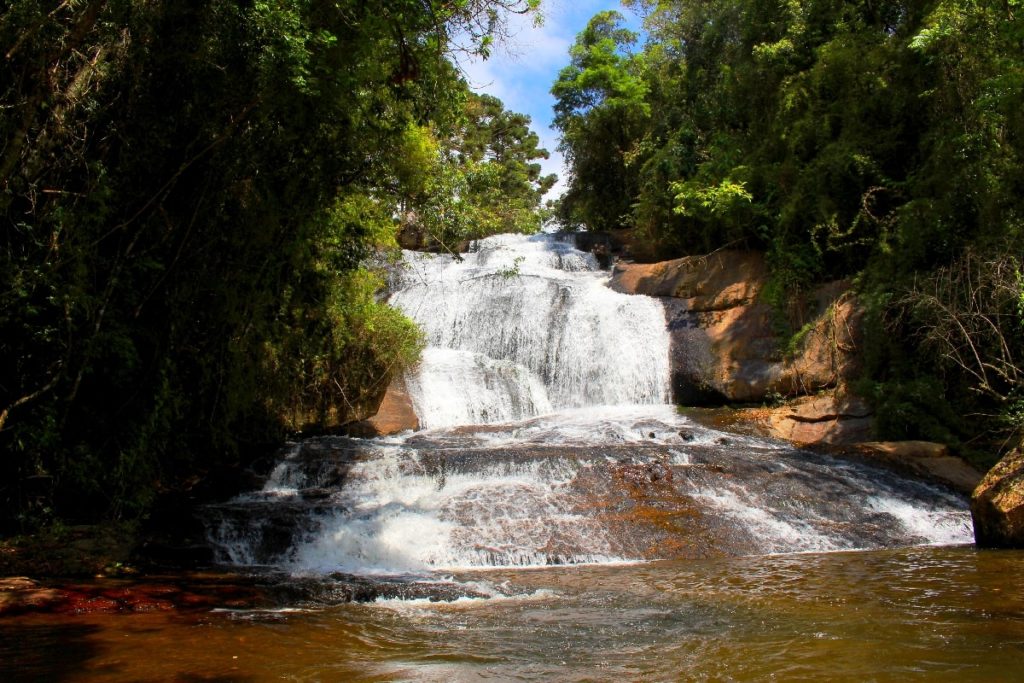 Cachoeira das 7 quedas na cidade de Gonçalves, no Sul de Minas Gerais. (Foto: La Viagem)