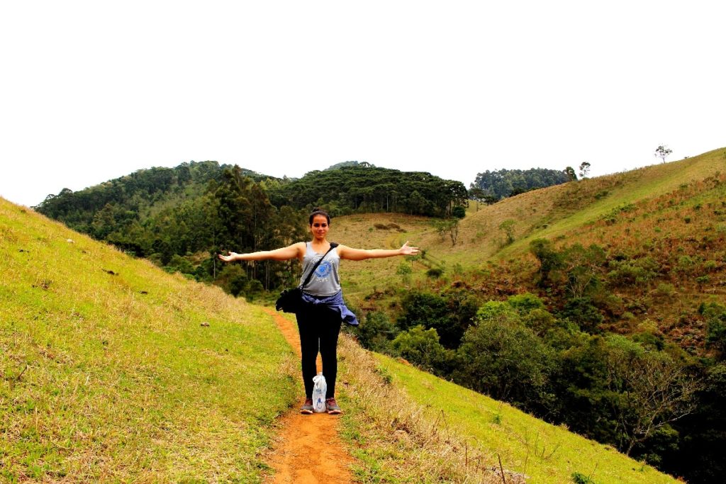 A trilha que leva até a Cachoeira do Cruzeiro, passa pela cachoeira das 7 quedas e a cachoeira do Retiro, na cidade de Gonçalves, Sul de Minas Gerais. (Foto: La Viagem)