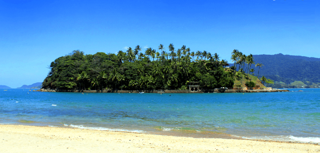 Ilha das Cabras na praia das Pedras Miúdas, em Ilhabela, litoral norte de São Paulo. (Divulgação / Internet)