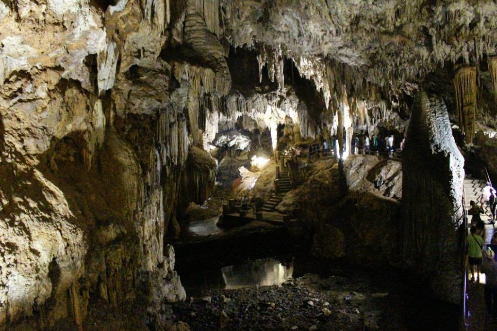 As cavernas do PETAR fazem parte dos atrativos da região, que também conta com passeio de boiacross e rapel. (Foto: La Viagem)