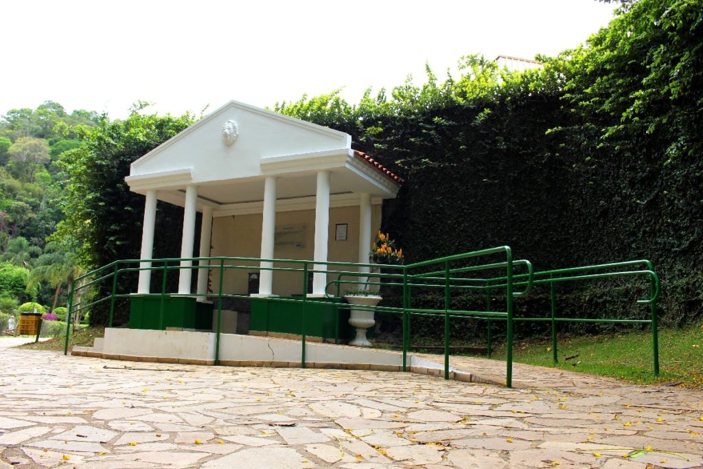 O Parque das Águas em São Lourenço possui 10 fontes de águas medicinais, cada uma com suas propriedades específicas que servem de auxílio para cura de algumas doenças. (Foto: La Viagem)