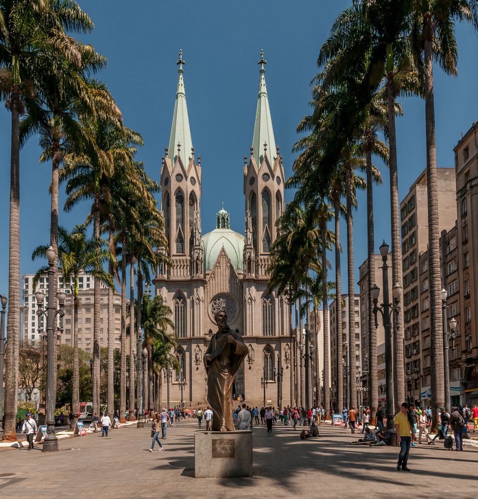 A Praça da Sé é considerado o centro geográfico da cidade, pois ali está o monumento marco zero do município. (Divulgação/Internet)