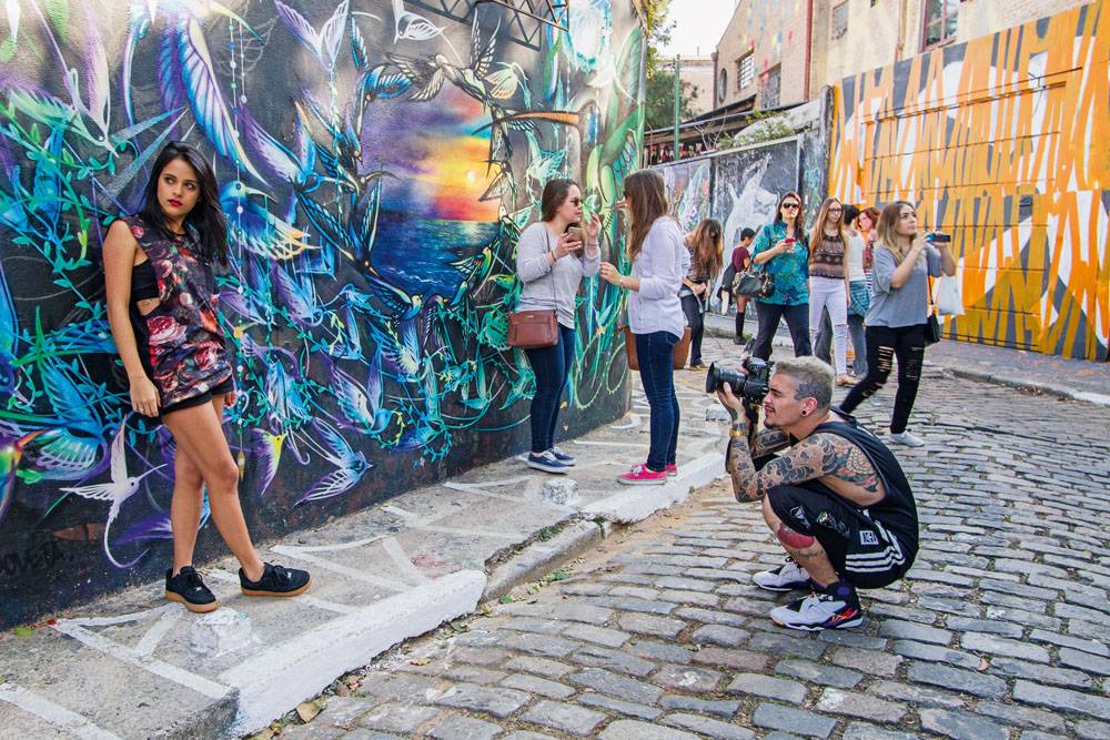 O Beco do Batman se encontra em um dos bairros mais agitados de São Paulo, na Vila Madalena. (Divulgação/Internet)