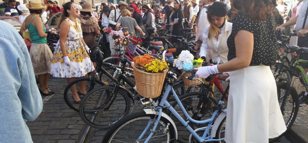 Pedal Retrô 2016 que ocorreu na cidade de Santos. (Divulgação/Thiago Goulart)