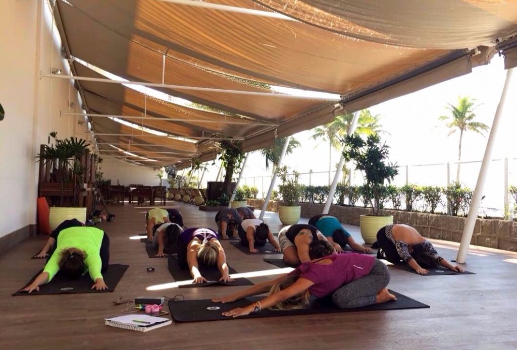 Manhã Zen no Shopping La Plage, ensina a pratica de Yoga com vista para a Praia no Guarujá. (Divulgação/Track&Field)
