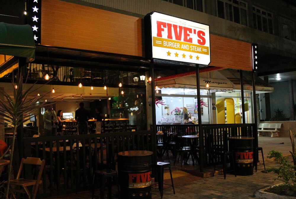 Fachada da Steak House The Five's, na cidade do Guarujá, no litoral de São Paulo (Divulgação/Revista Nove Cidades)