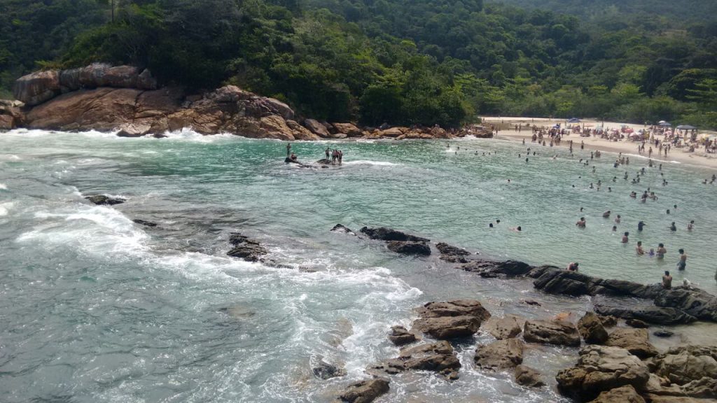 Praia do Meio na Vila Trindade, na cidade de Paraty, Rio de Janeiro. (Foto: Thiago Tucunduva)
