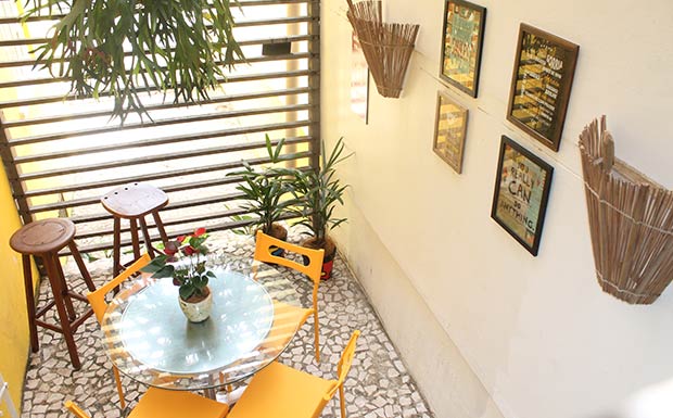 Uma das áreas do hostel para a confraternização dos hóspedes. (Divulgação: Porto das Palmeiras Hostel)