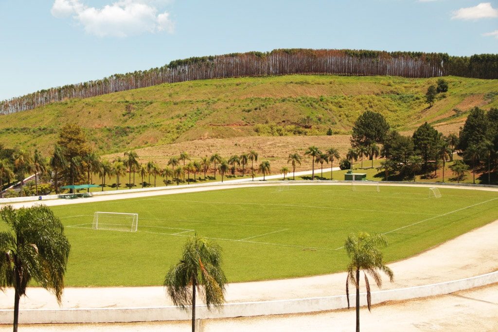 Quadras esportivas no Vale do Sol, em Serra Negra.