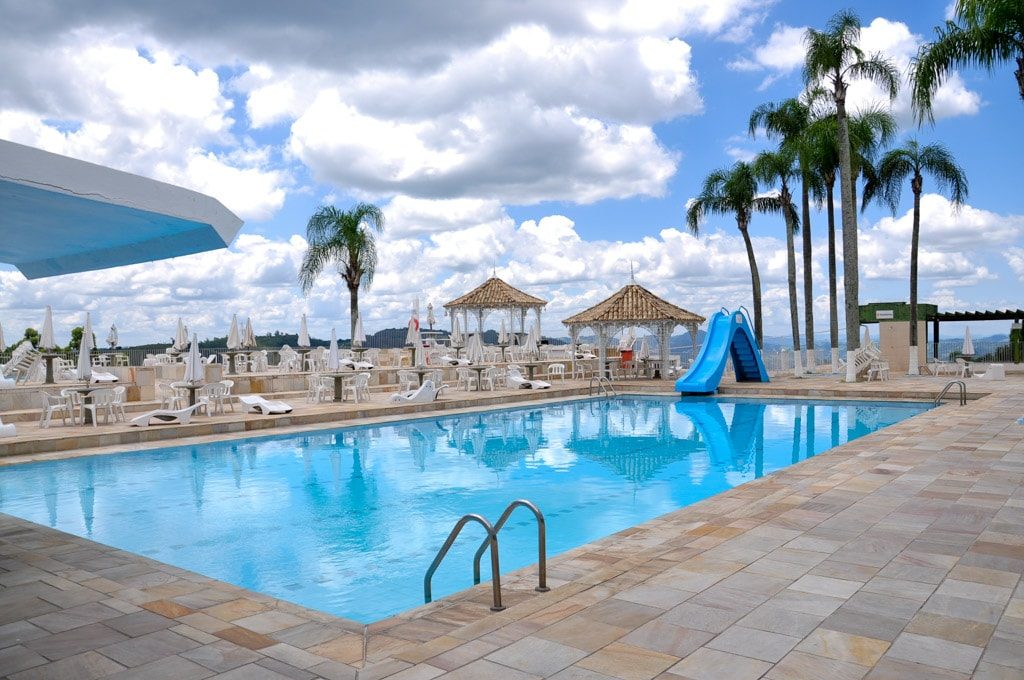 Piscinas ao ar livre no Vale do Sol, em Serra Negra.