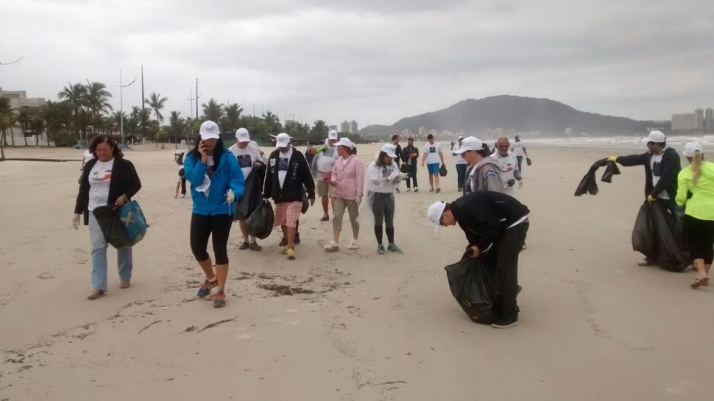 Projeto Guarujá Praias Limpas (Divulgação: La Viagem)